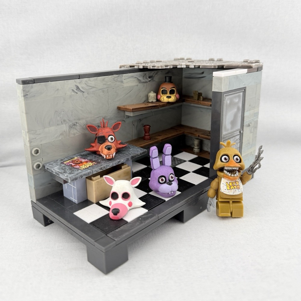 FNAF McFarlane Five Nights at Freddy's Backstage Set 25081 -Figures - Incomplete - Picture 7 of 7